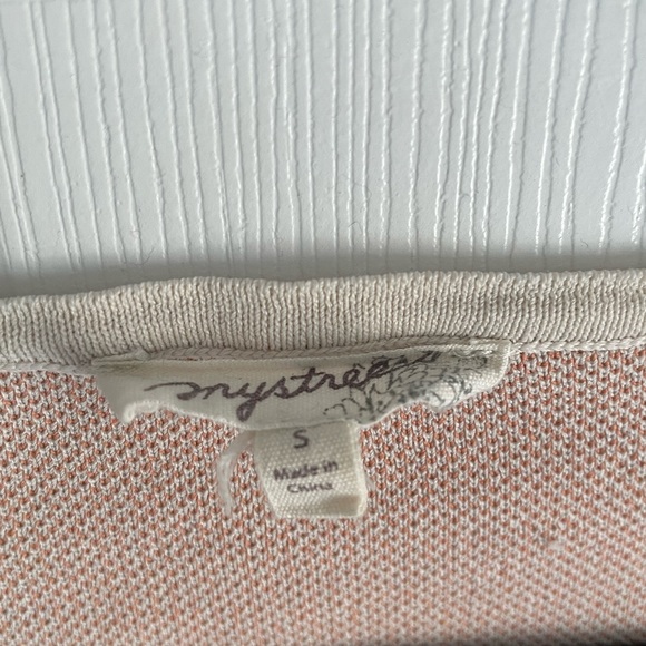 Mystree Color Block Top - Picture 2 of 3